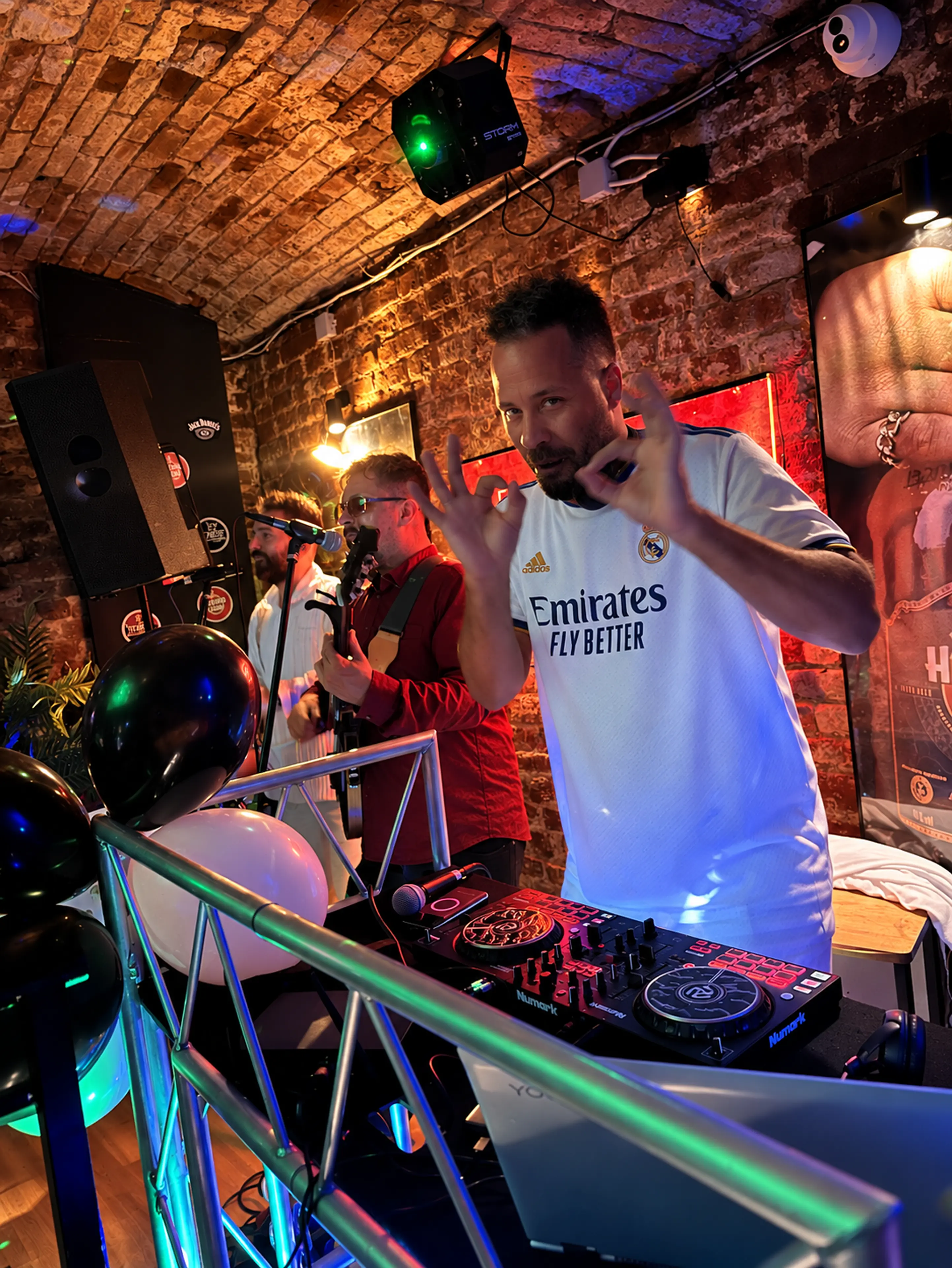 DJ podczas imprezy w Legnicy w La Musica Cocktail Bar & Social Club