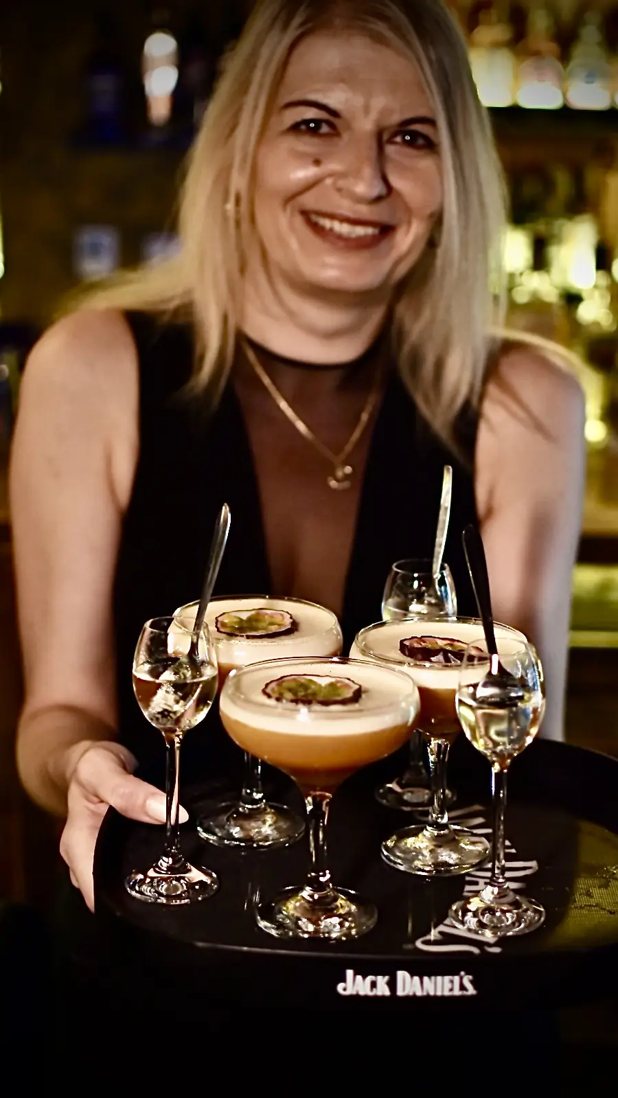 Pornstar Martini ze świeżą marakują w La Musica Cocktail Bar w Legnicy